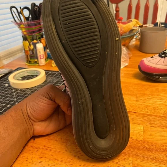 NIKE Wmns size 6 Mx-720-818 'iced Lilac Cosmic Fuchsia - Picture 4 of 6